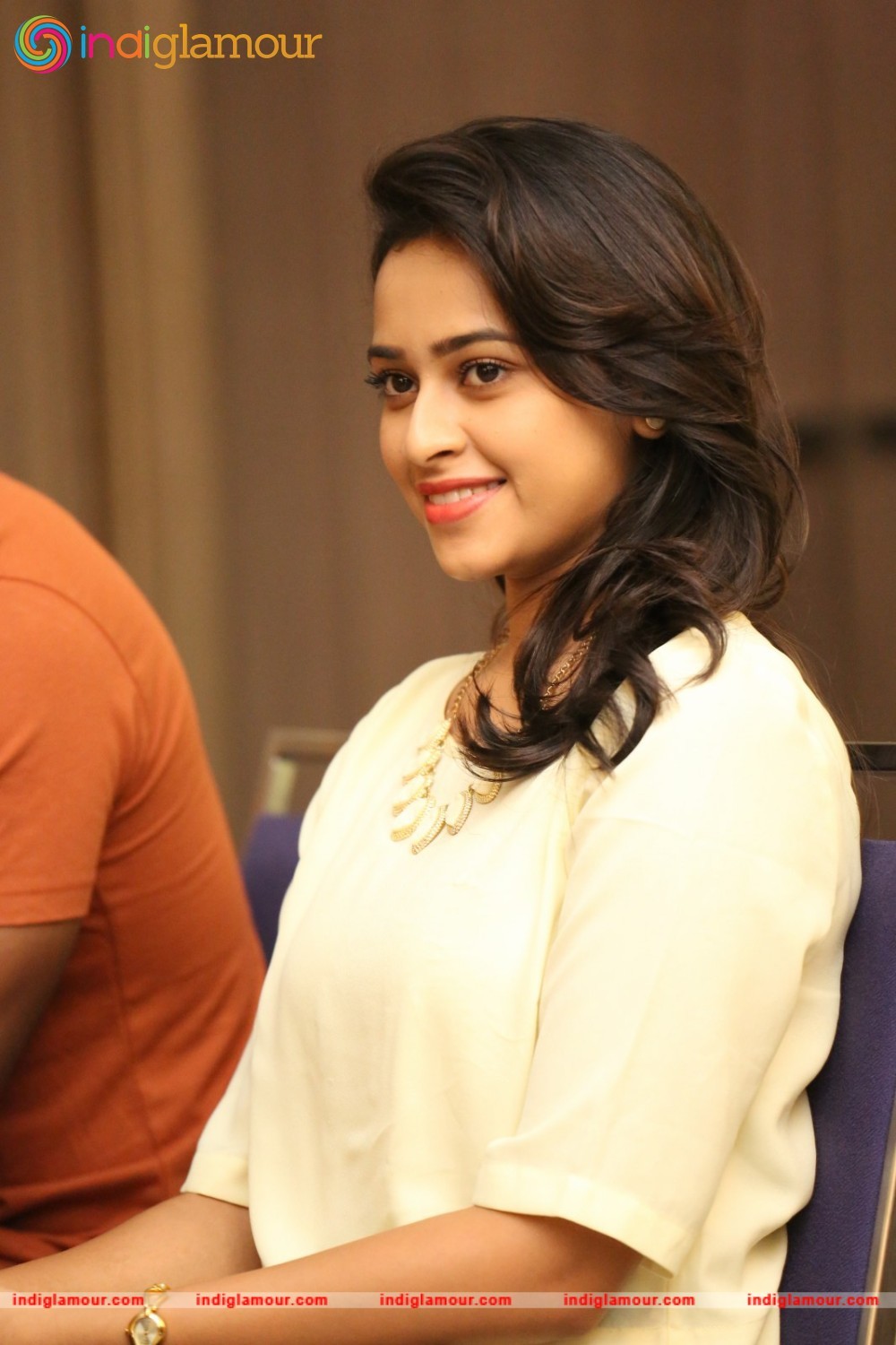 Sri Divya Actress hd photo
