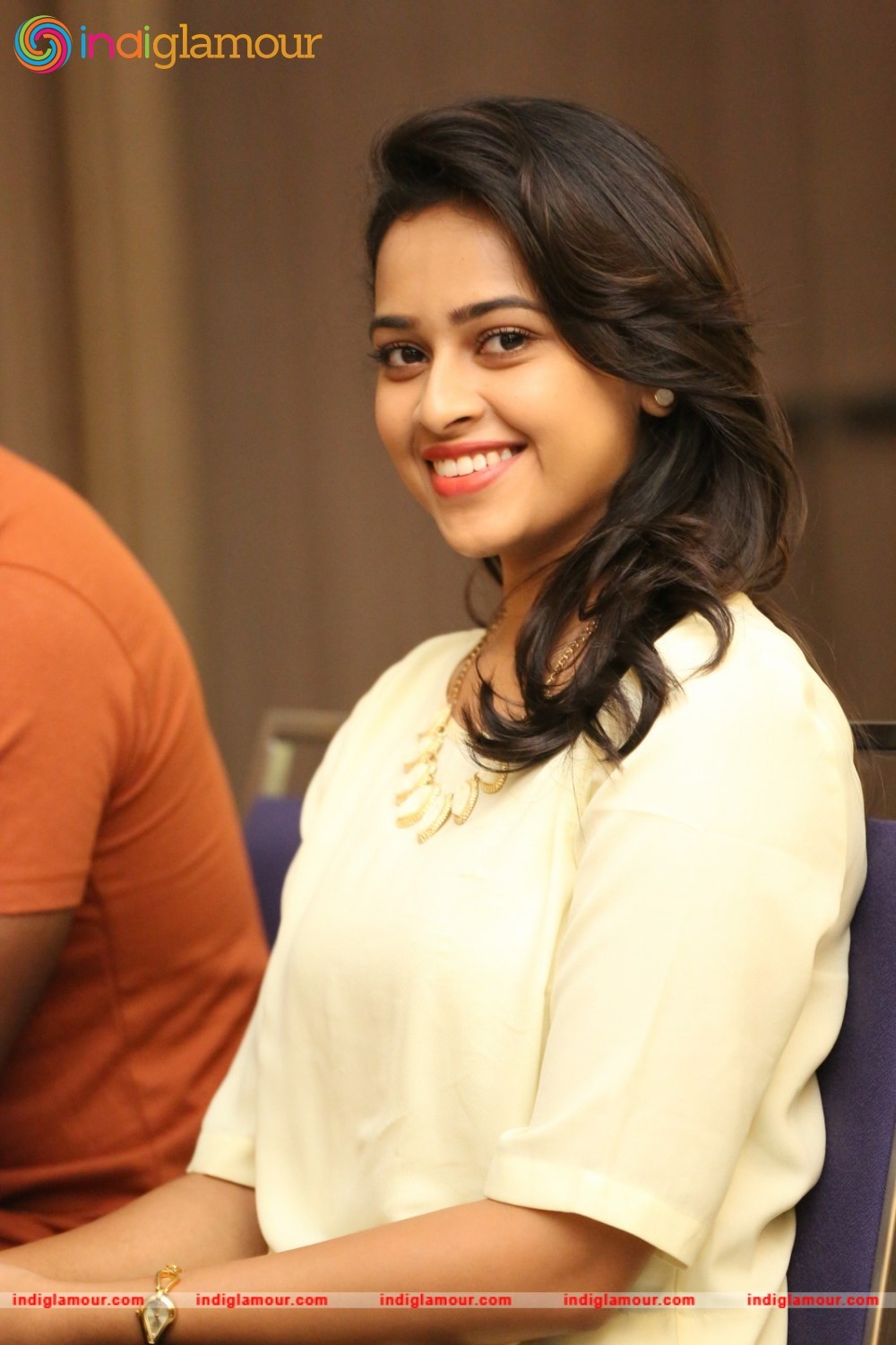Sri Divya Actress hd photo