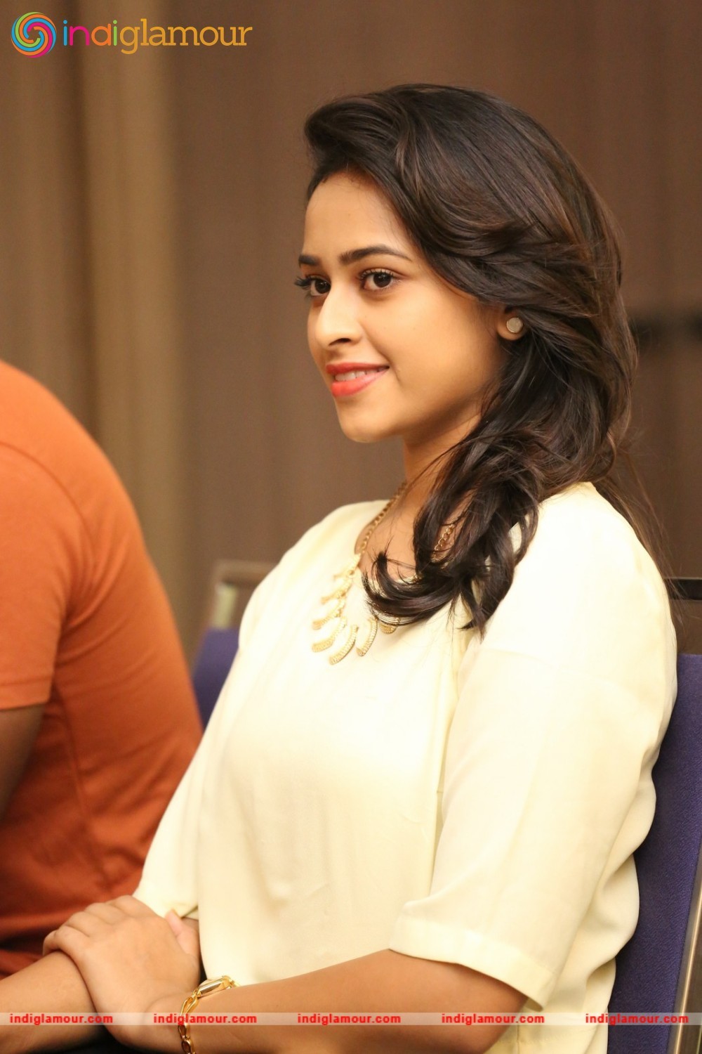 Sri Divya Actress hd photo