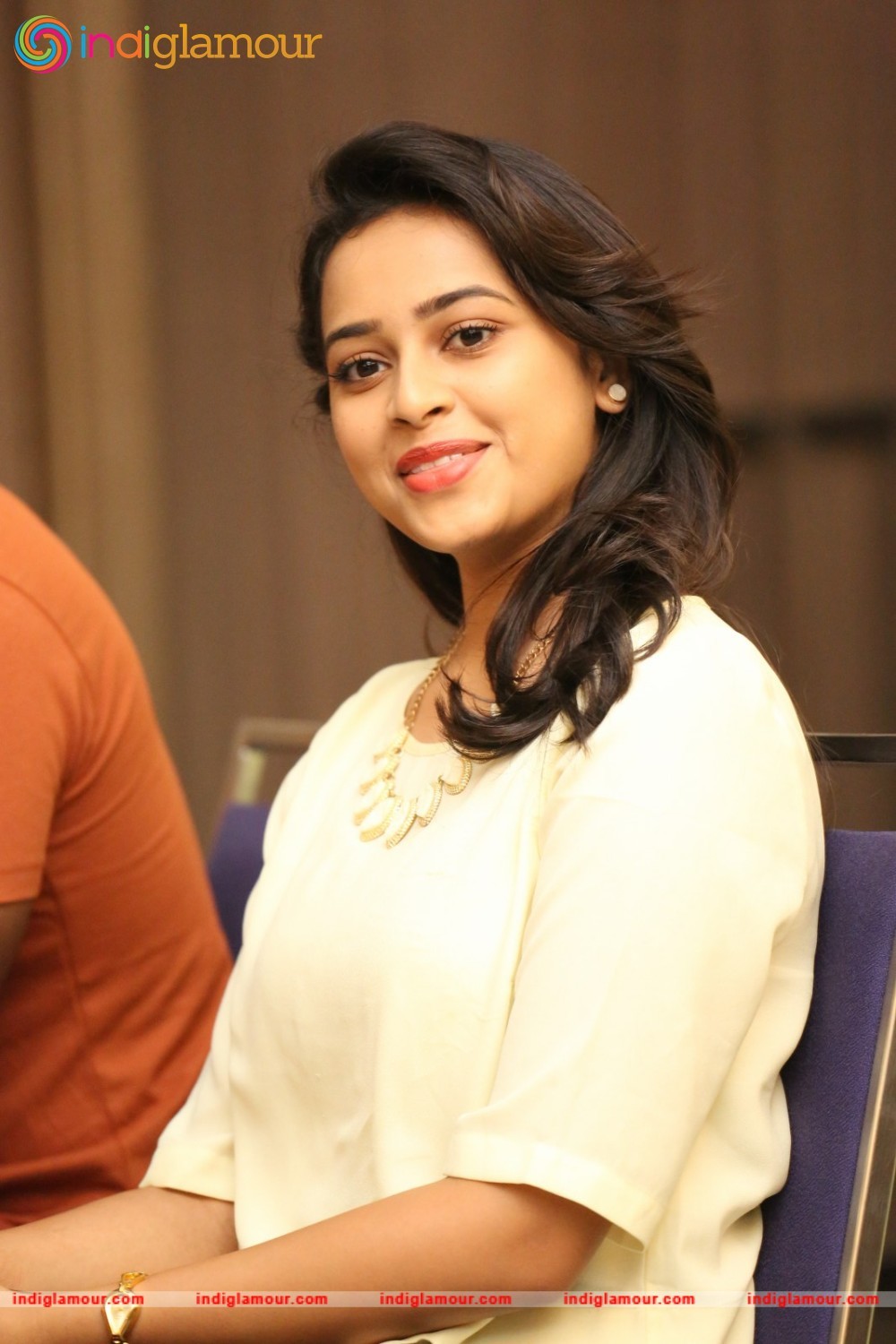 Sri Divya Actress hd photo