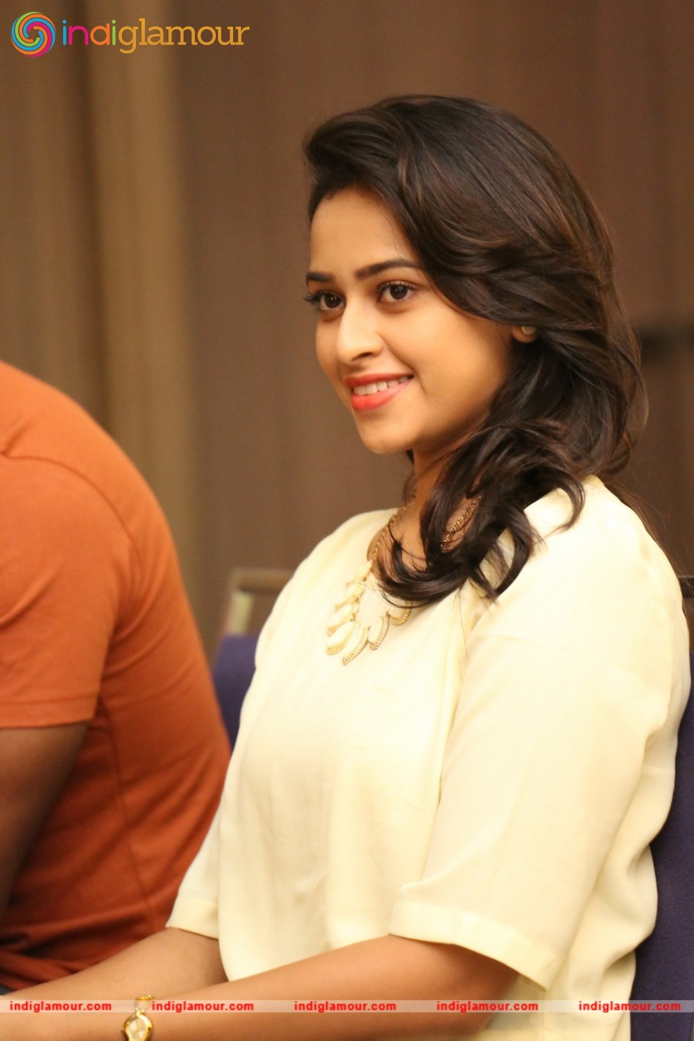 Sri Divya Actress hd photo