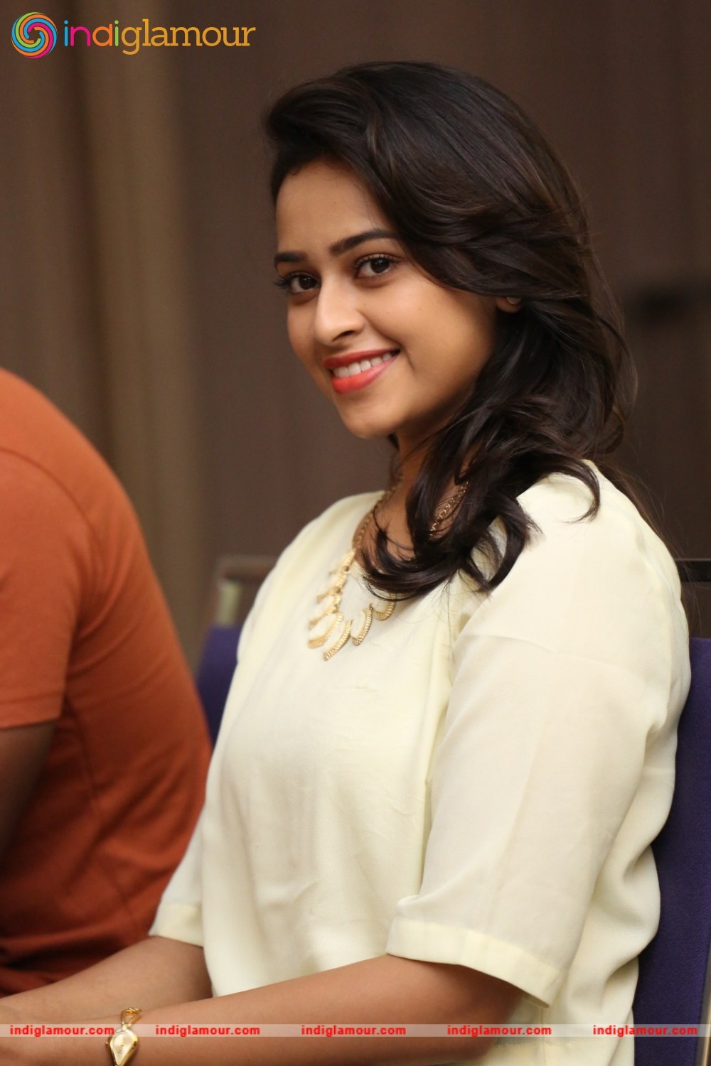 Sri Divya Actress hd photo