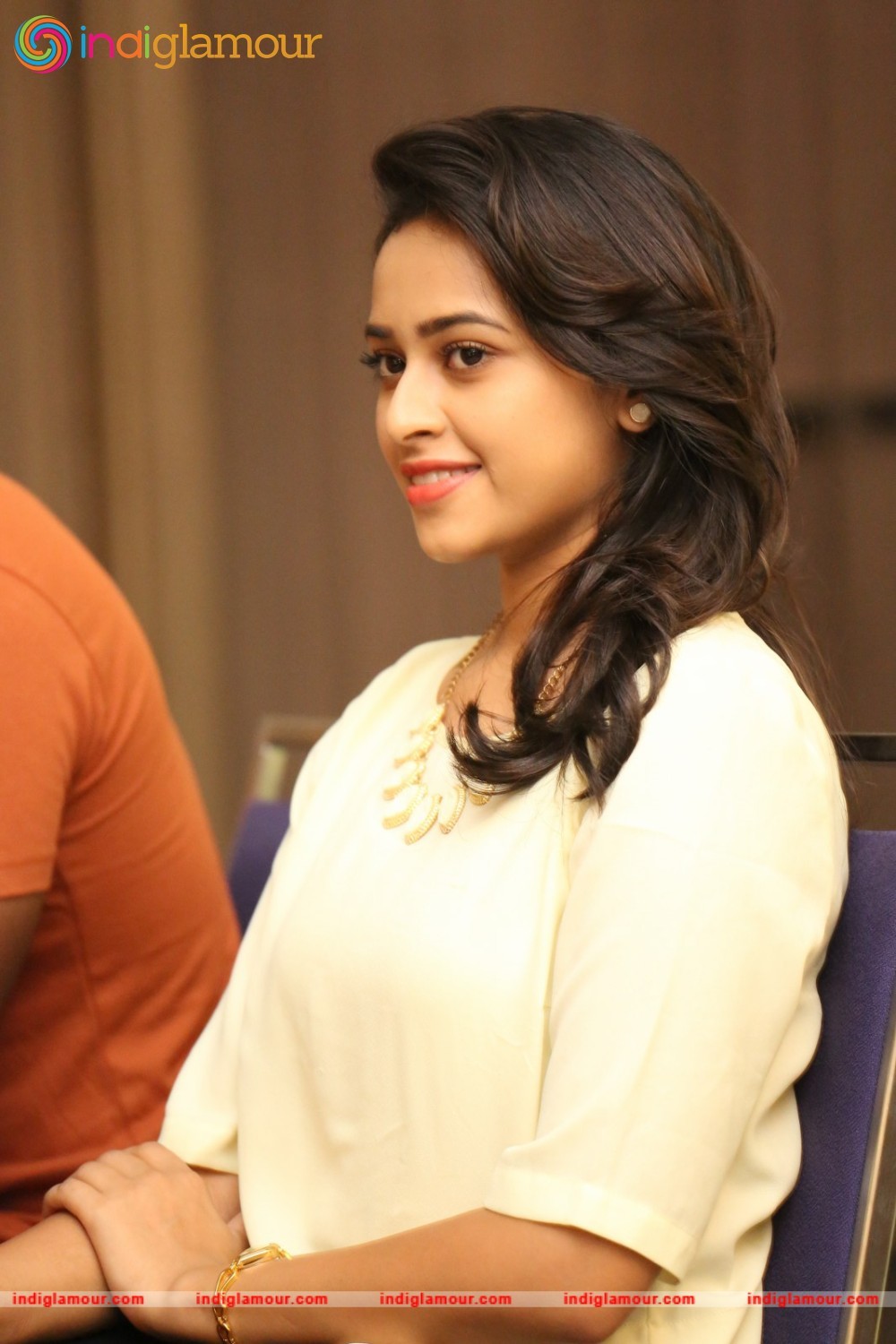Sri Divya Actress hd photo
