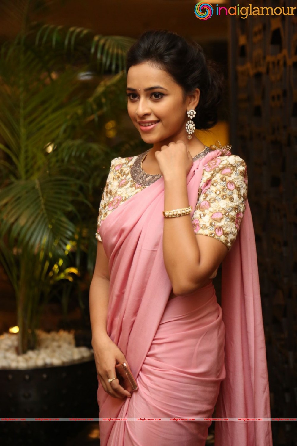 Sridivya Actress hd photo