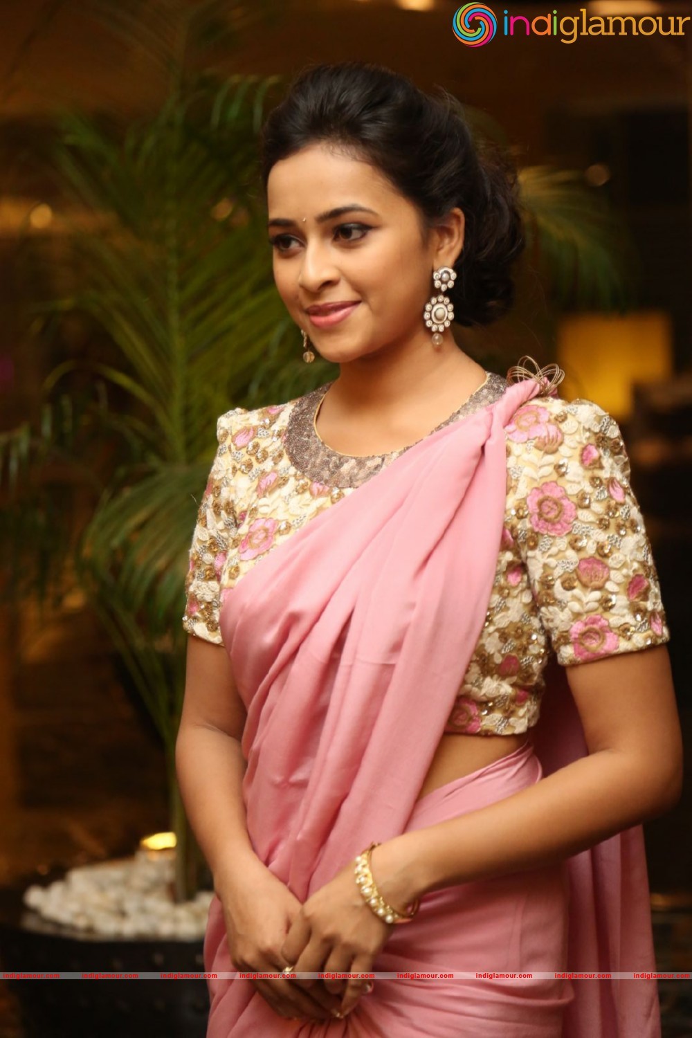 Sridivya Actress hd photo