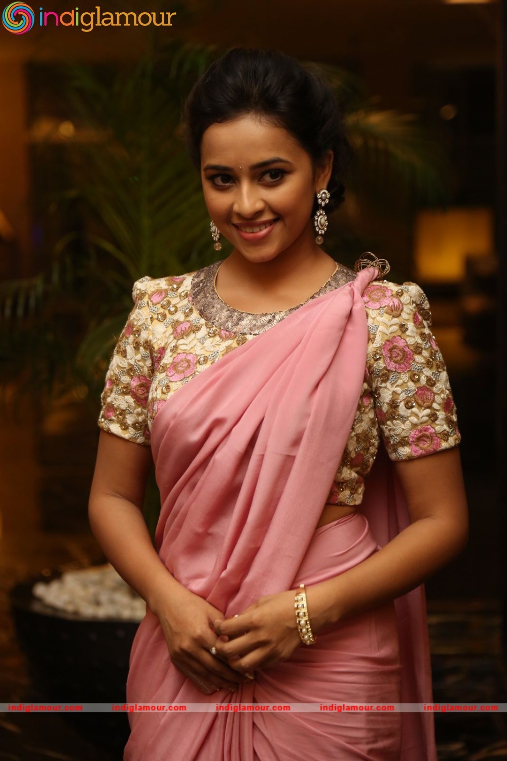 Sri Divya Actress hd photo