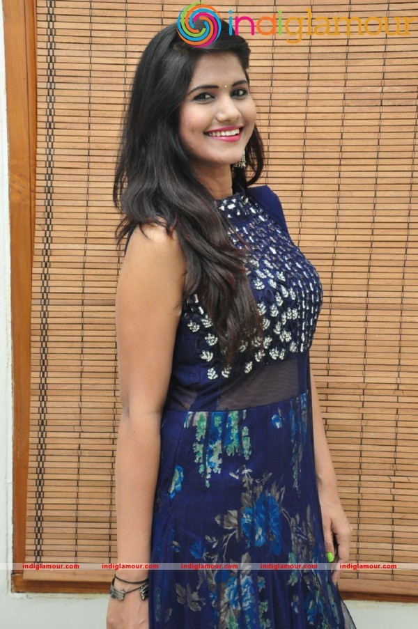 Uma Neha Singer Actress hd photo