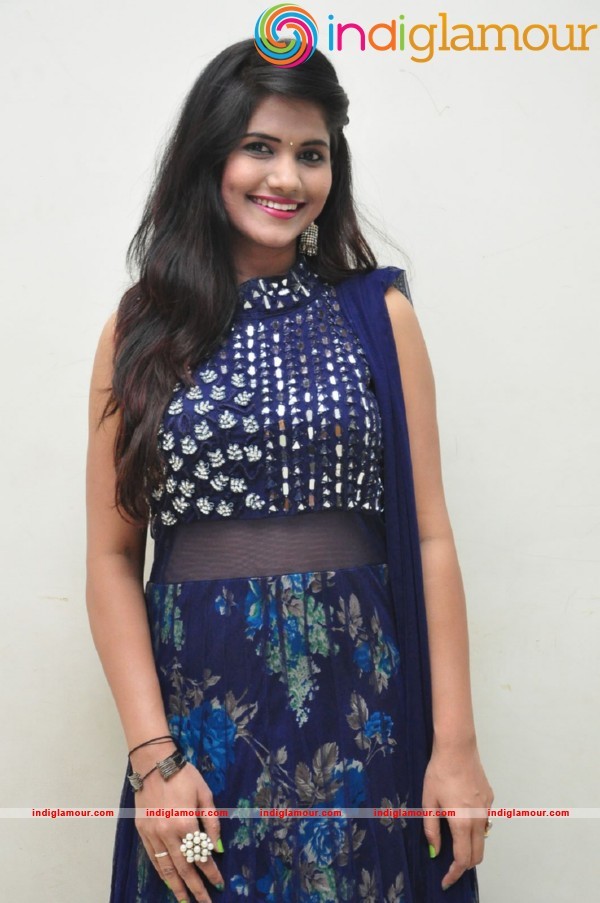 Uma Neha Singer Actress hd photo