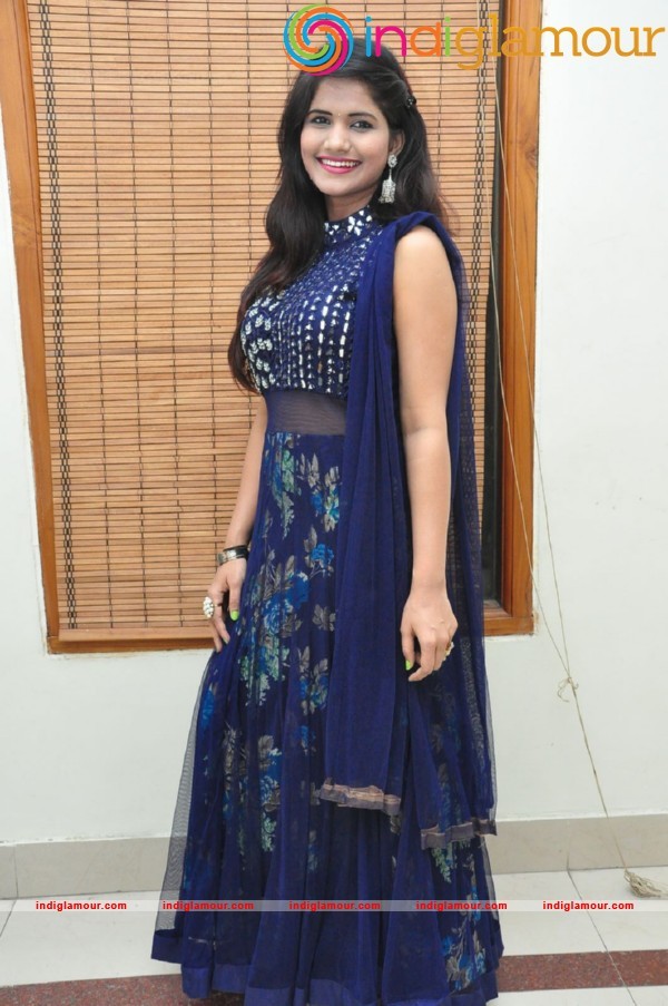 Uma Neha Singer Actress hd photo