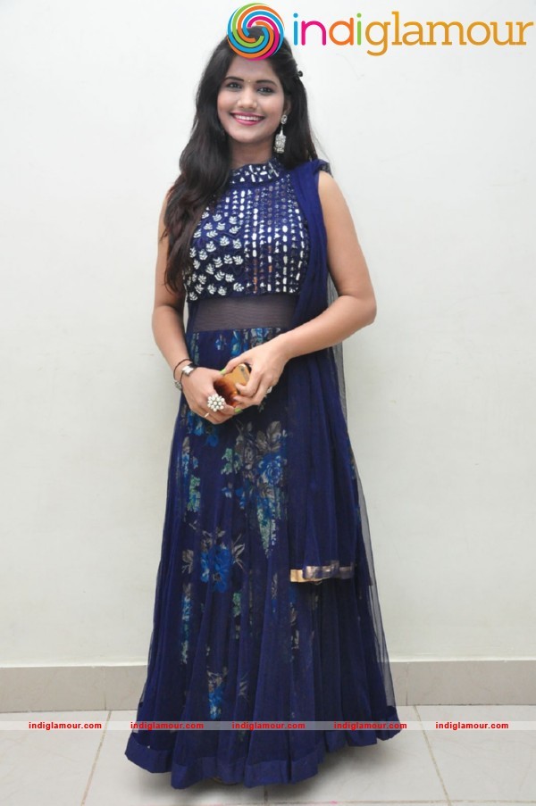 Uma Neha Singer Actress hd photo