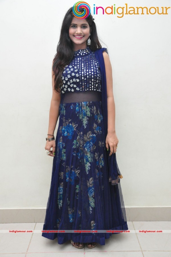 Uma Neha Singer Actress hd photo