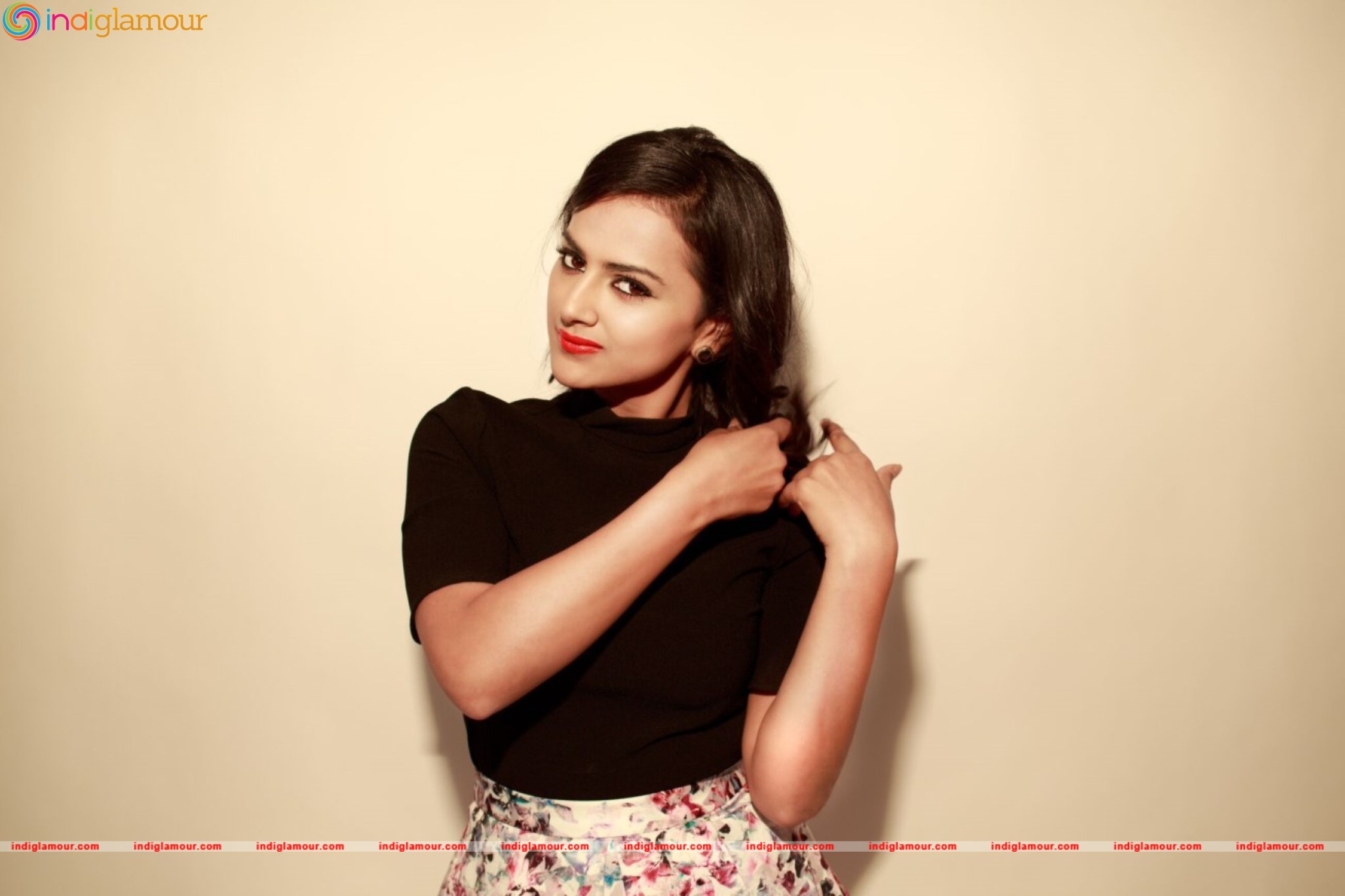 Shraddha Srinath Actress hd photo