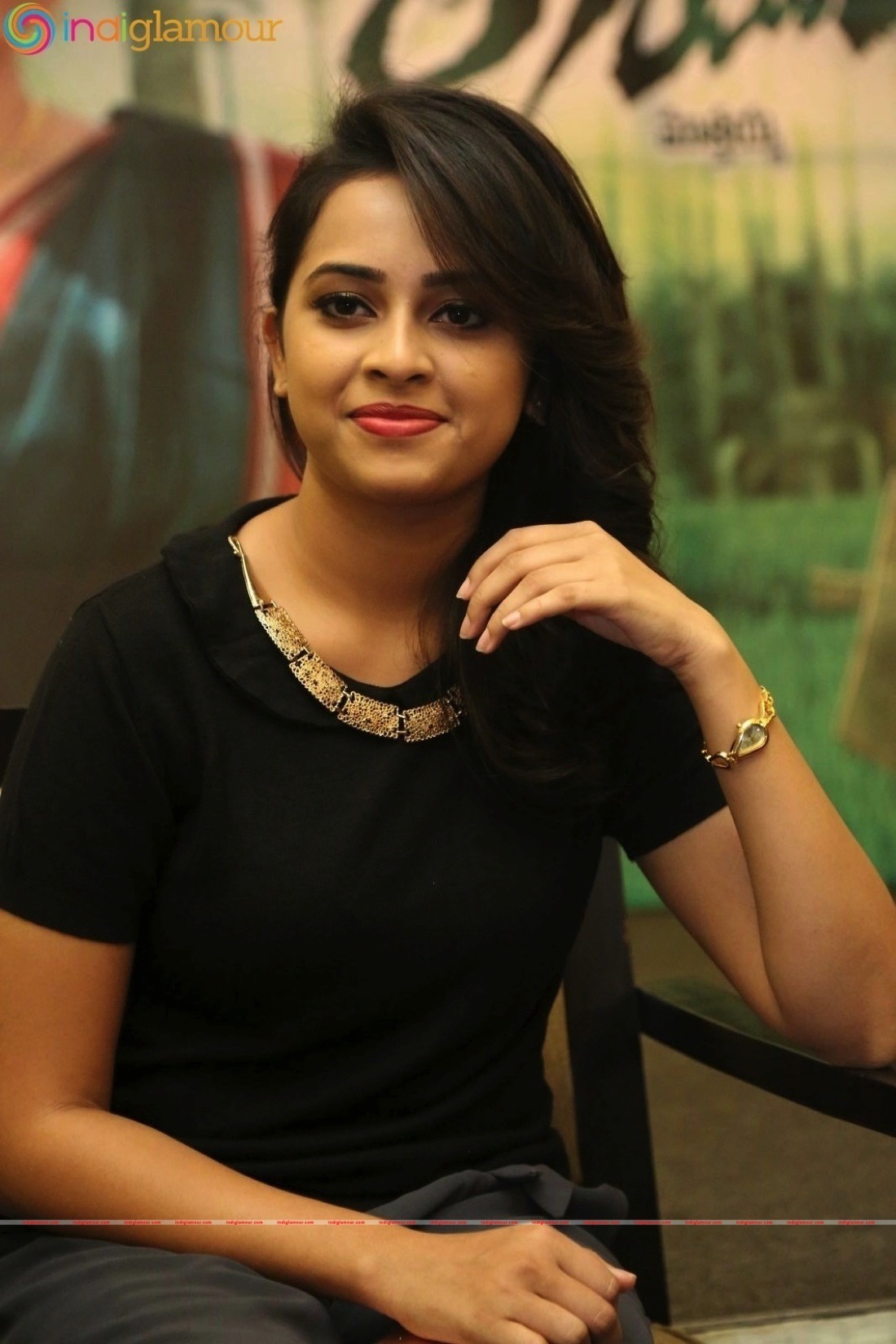 Sri Divya Actress hd photo