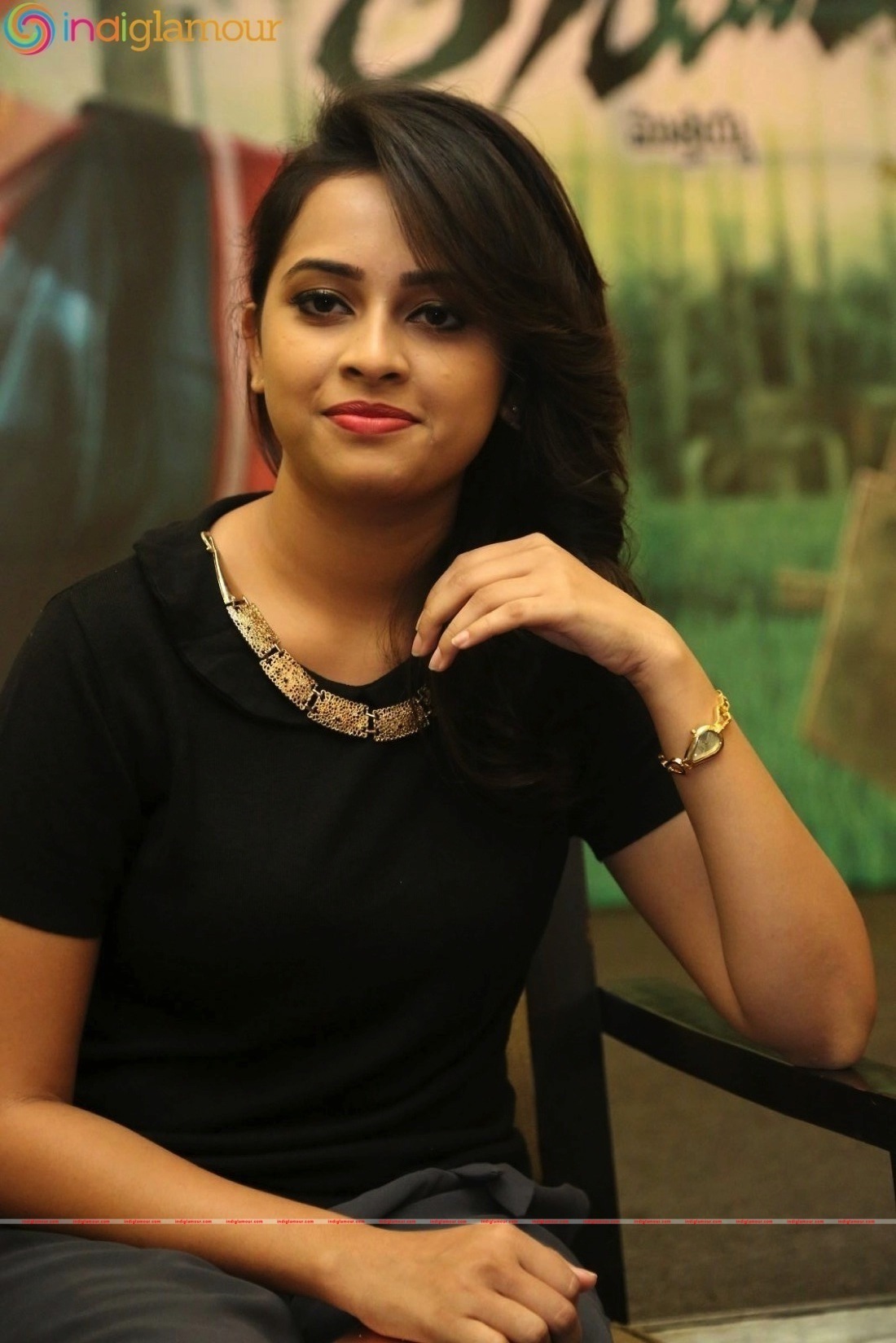 Sri Divya Actress hd photo