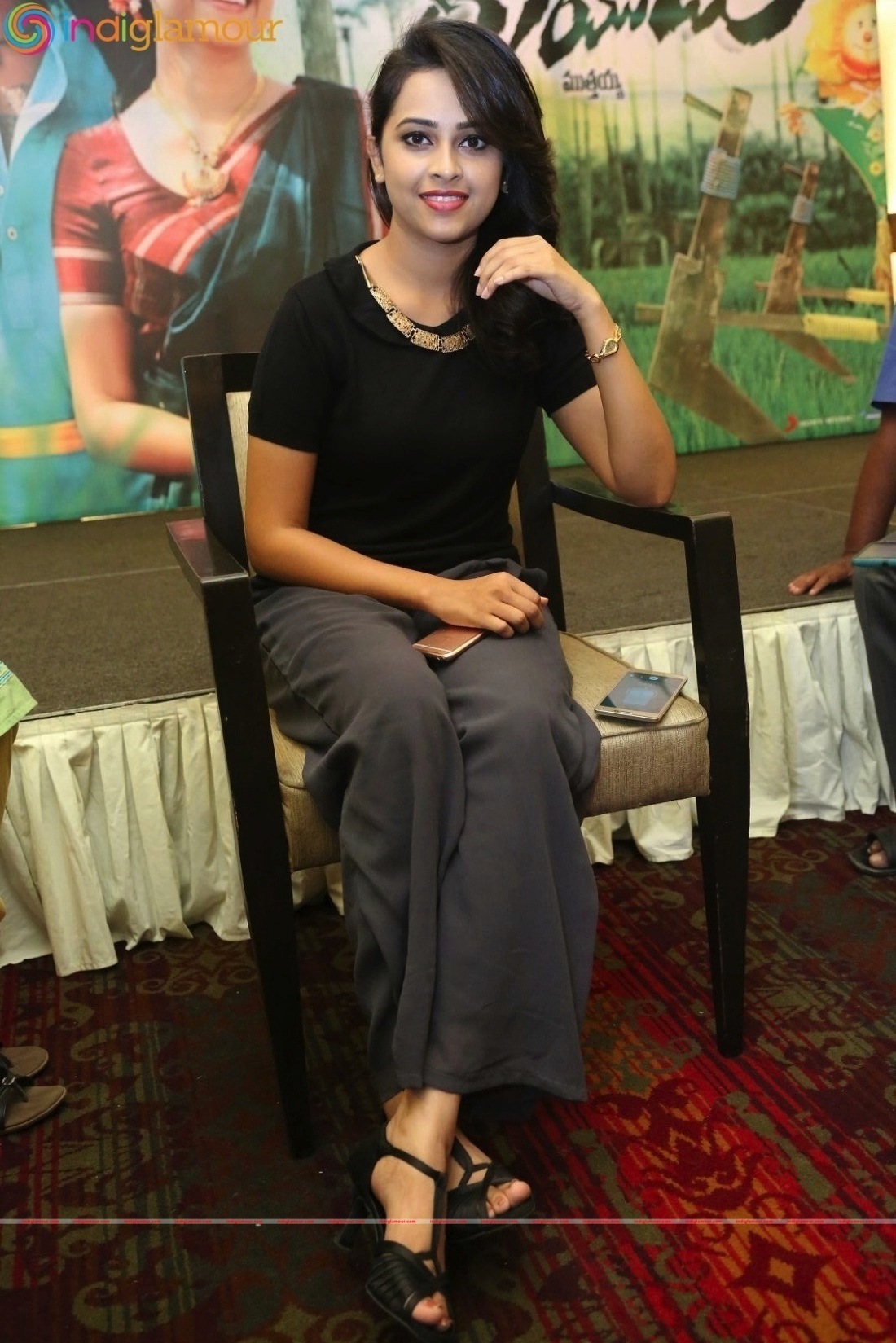 Sri Divya Actress hd photo