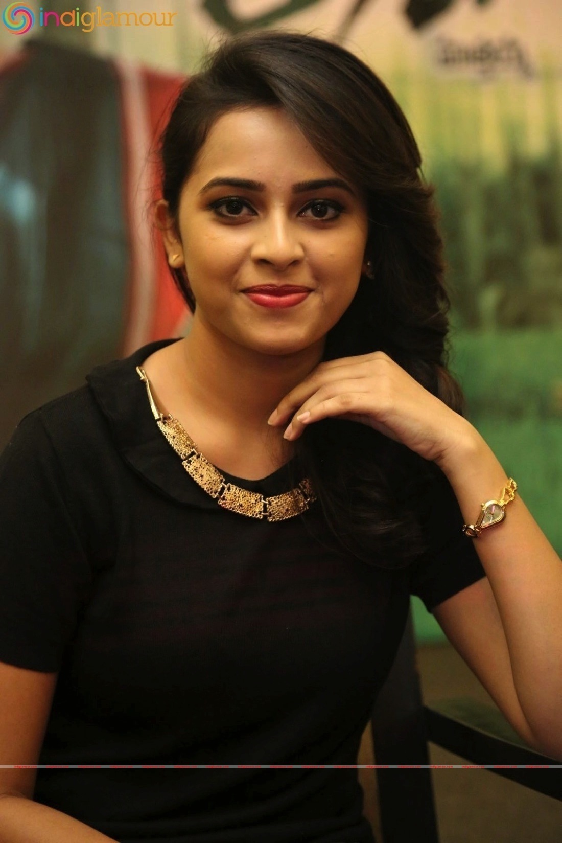 Sri Divya Actress hd photo