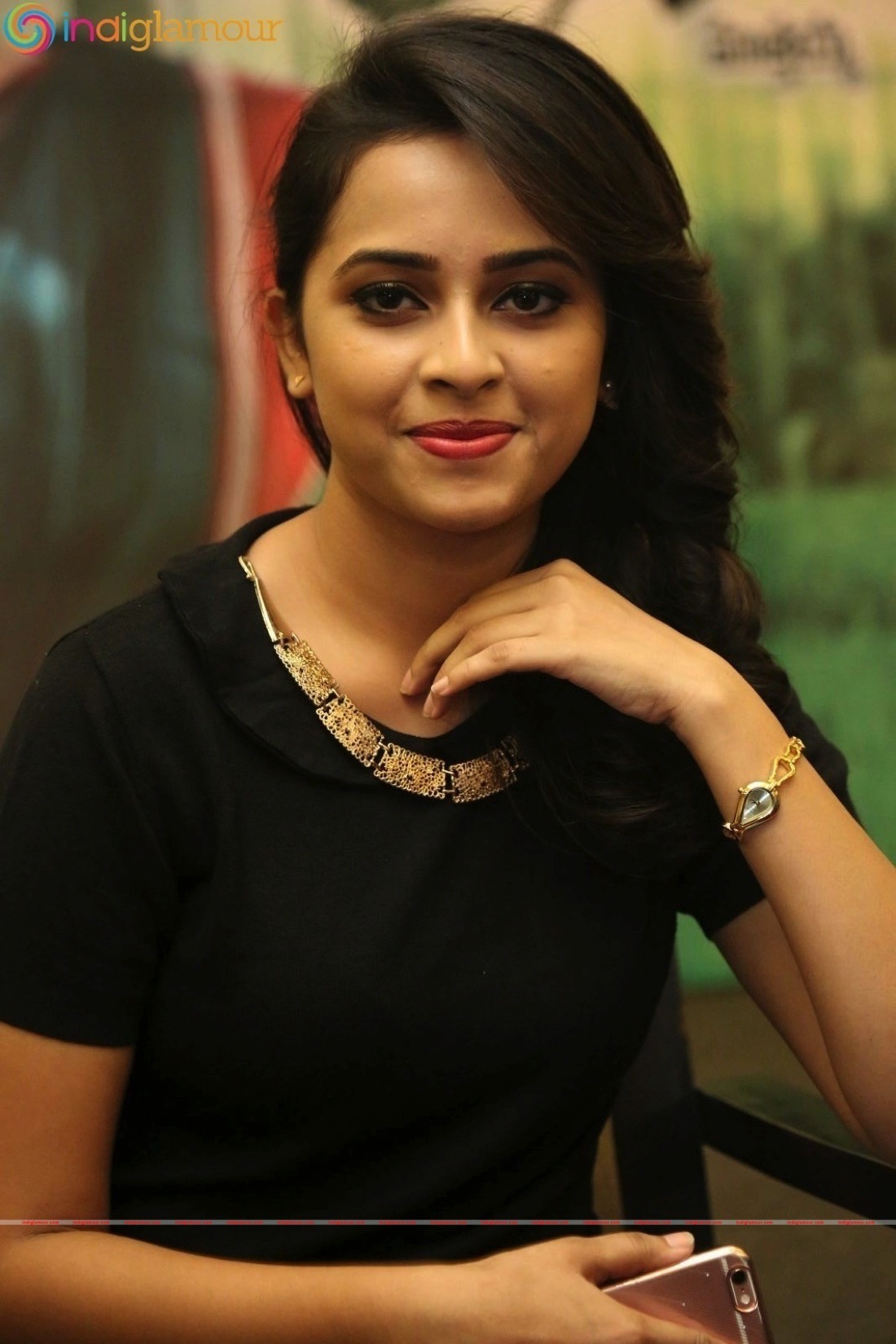 Sri Divya Actress hd photo
