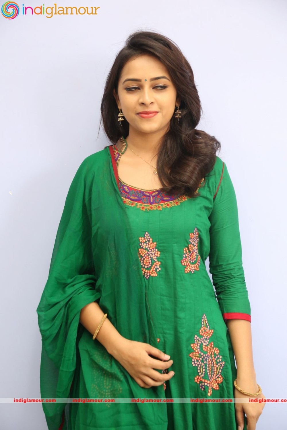 Sri Divya Actress hd photo