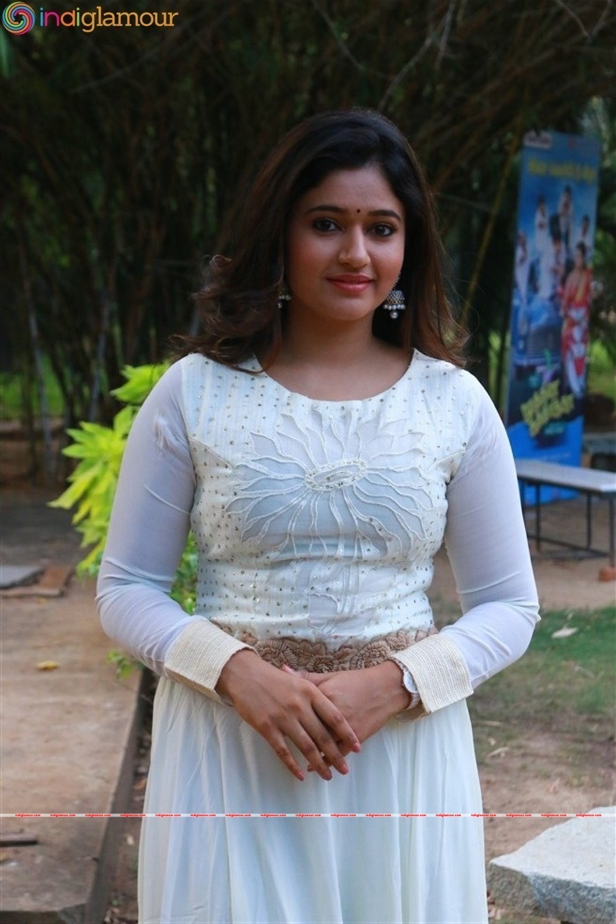 Poonam Bajwa Actress hd photo