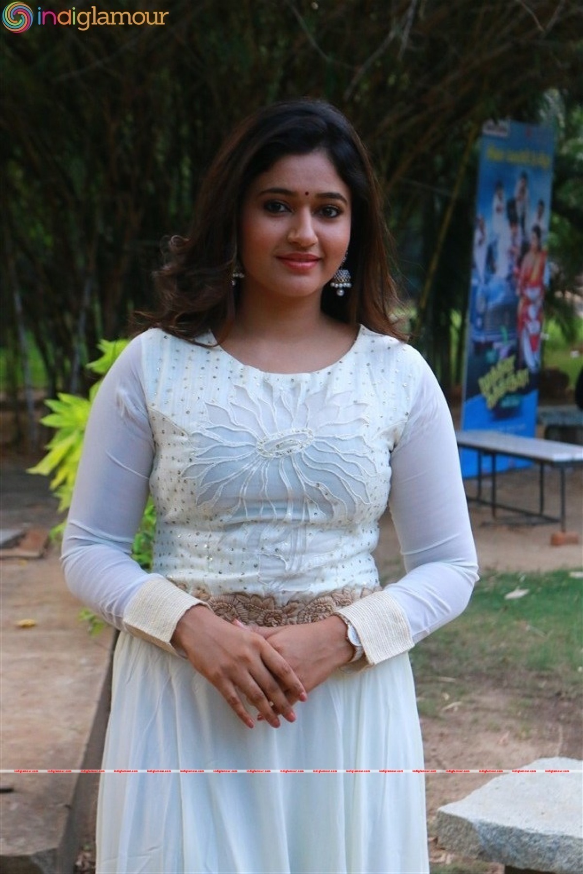 Poonam Bajwa Actress hd photo