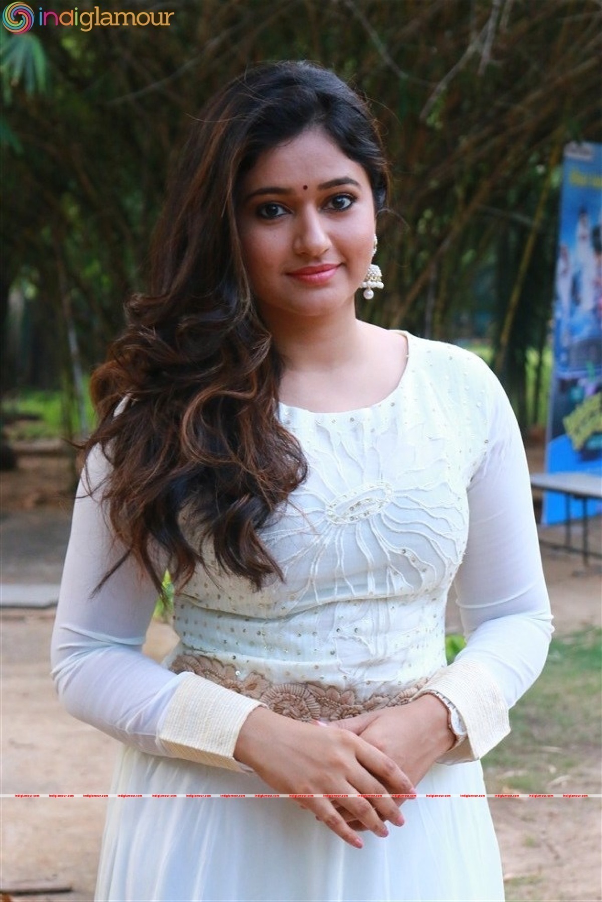 Poonam Bajwa Actress hd photo