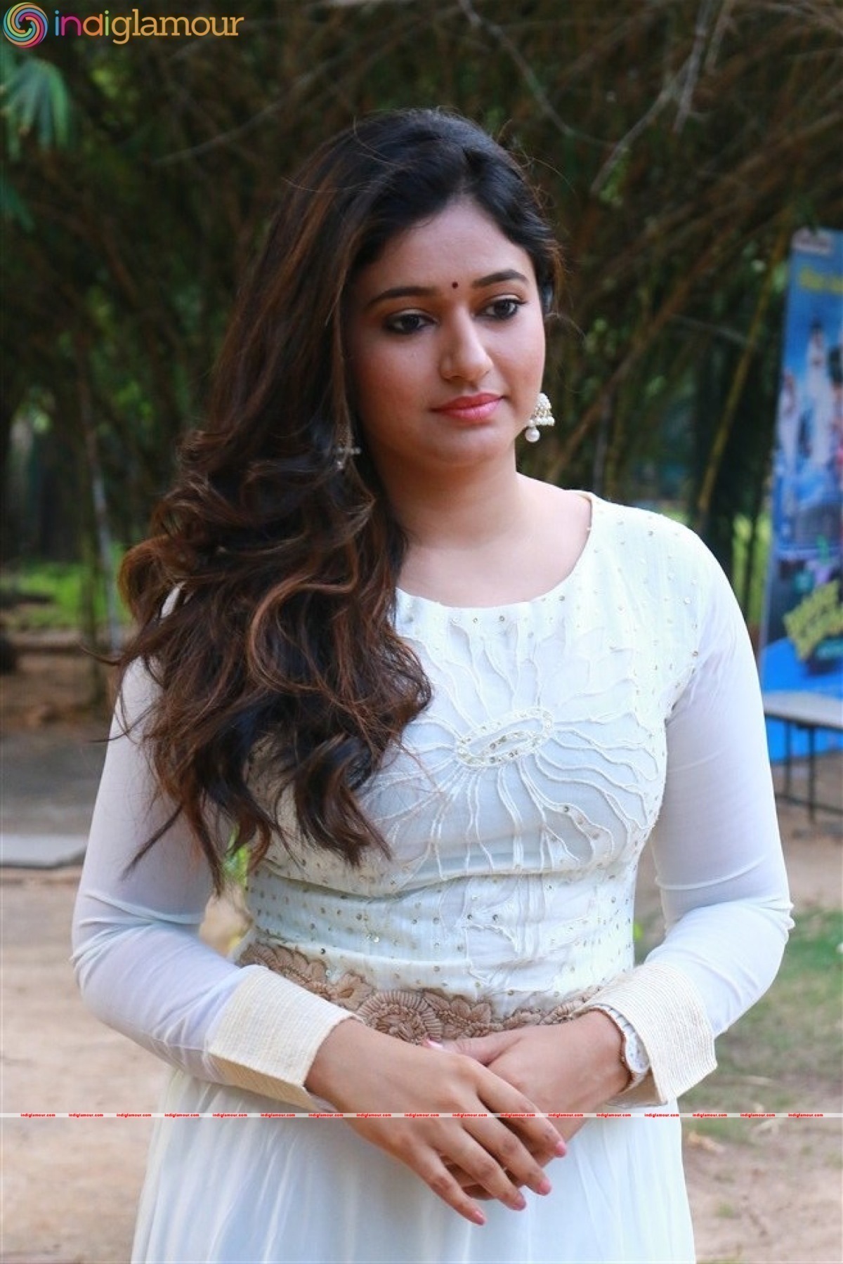 Poonam Bajwa Actress hd photo