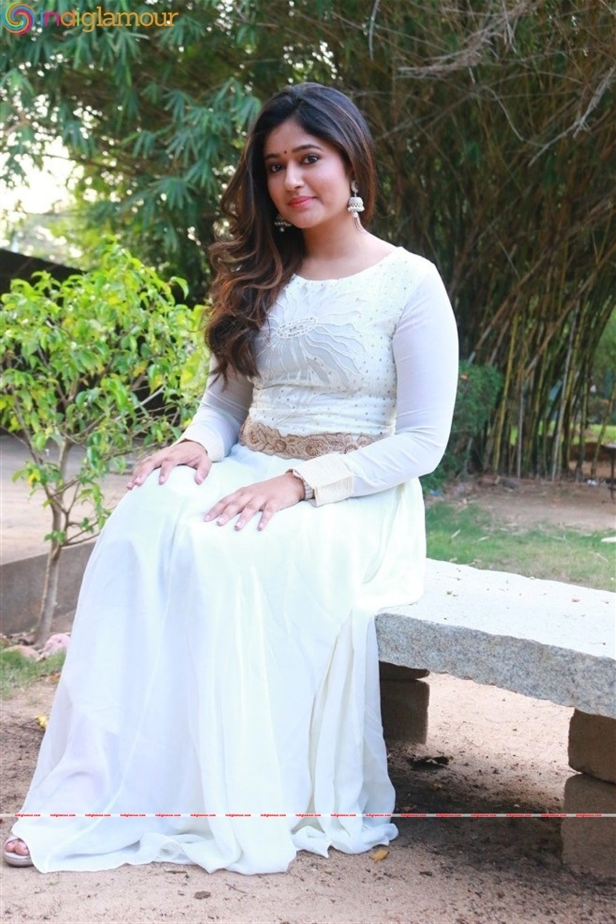 Poonam Bajwa Actress hd photo