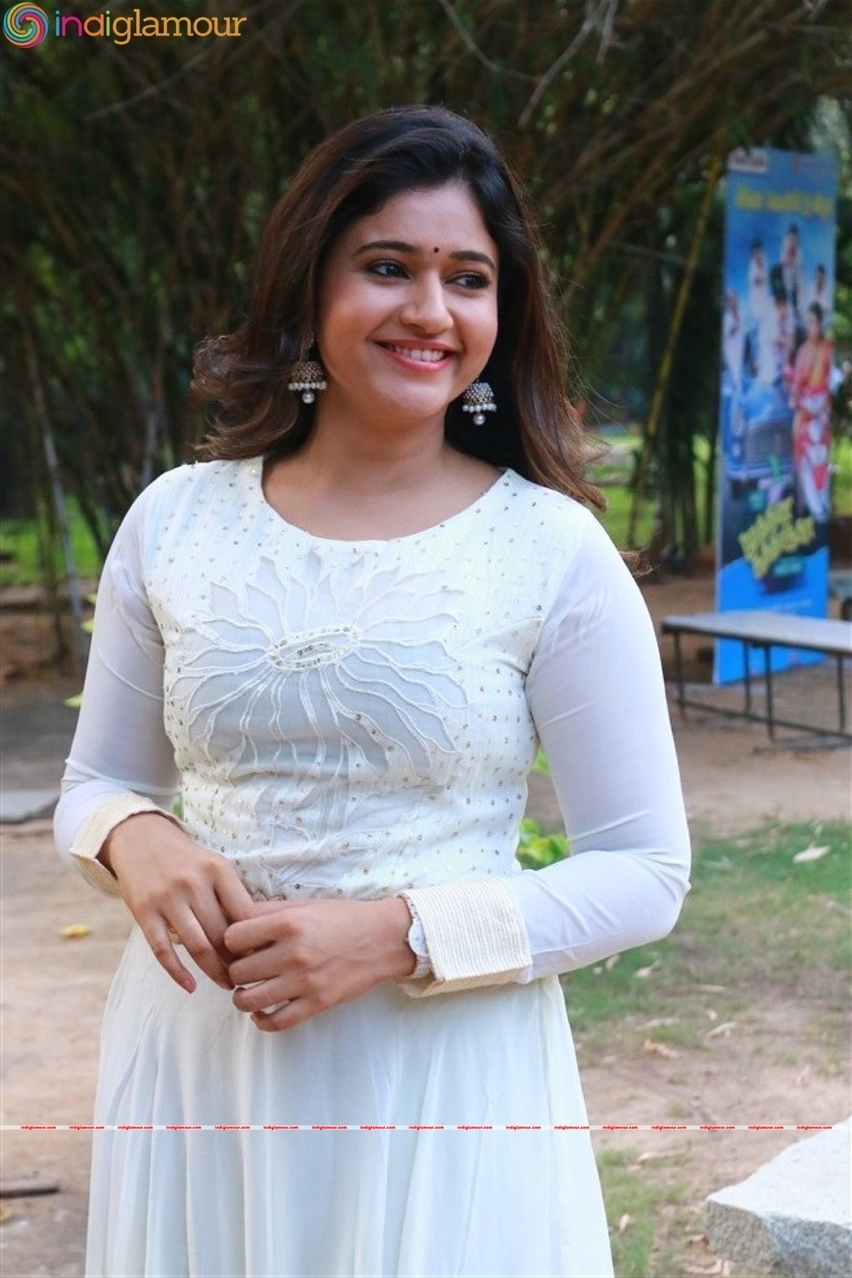 Poonam Bajwa Actress hd photo