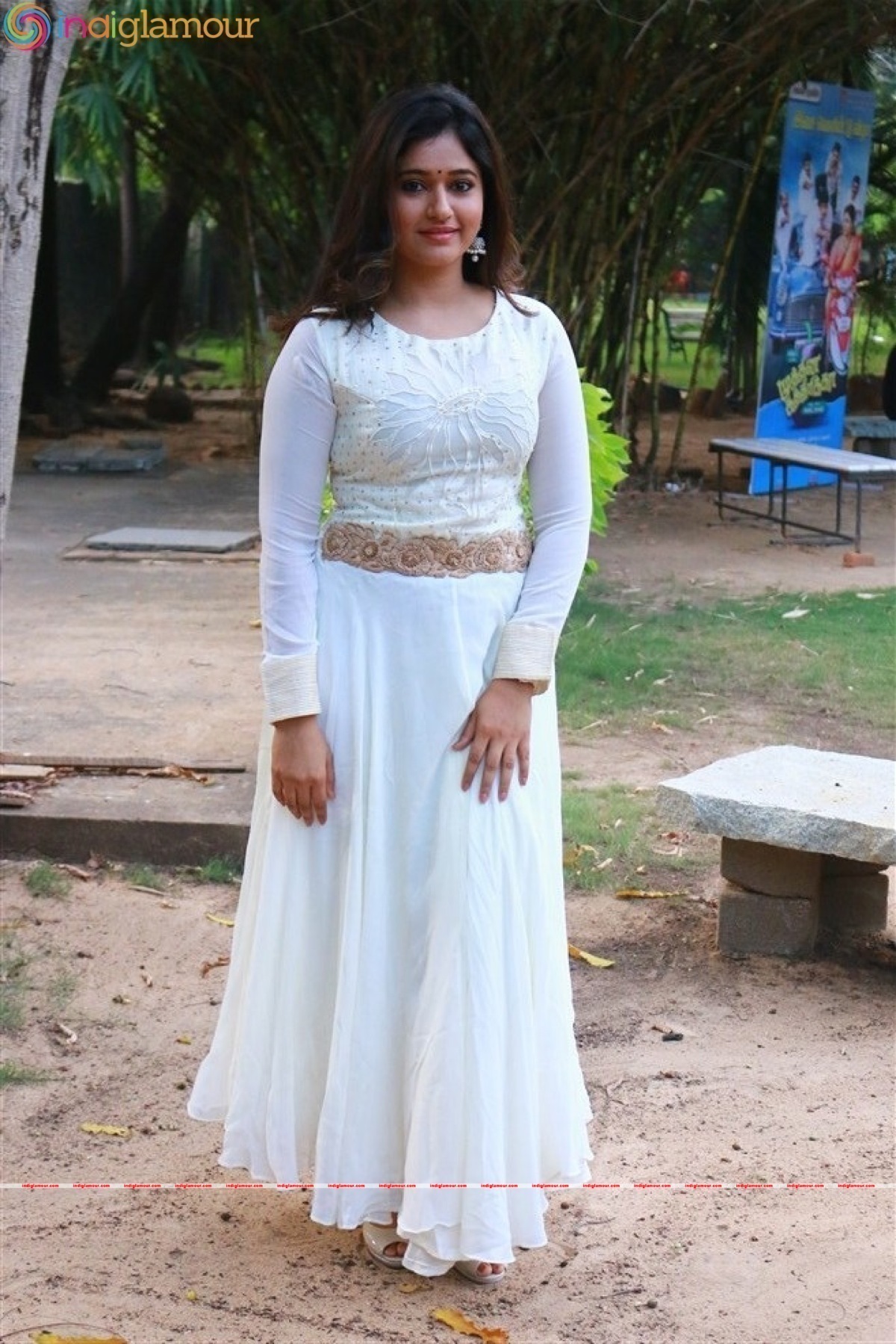 Poonam Bajwa Actress hd photo