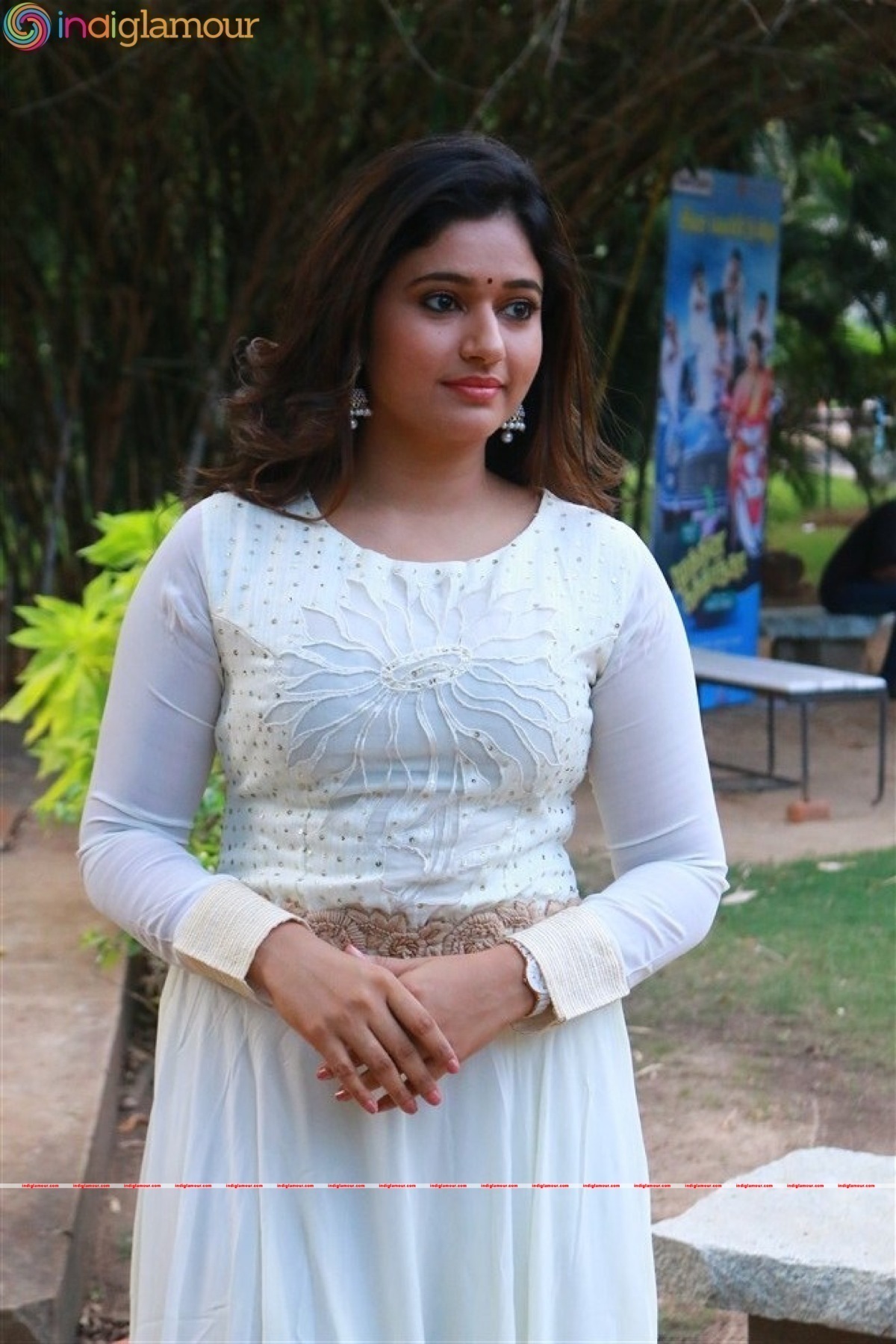 Poonam Bajwa Actress hd photo