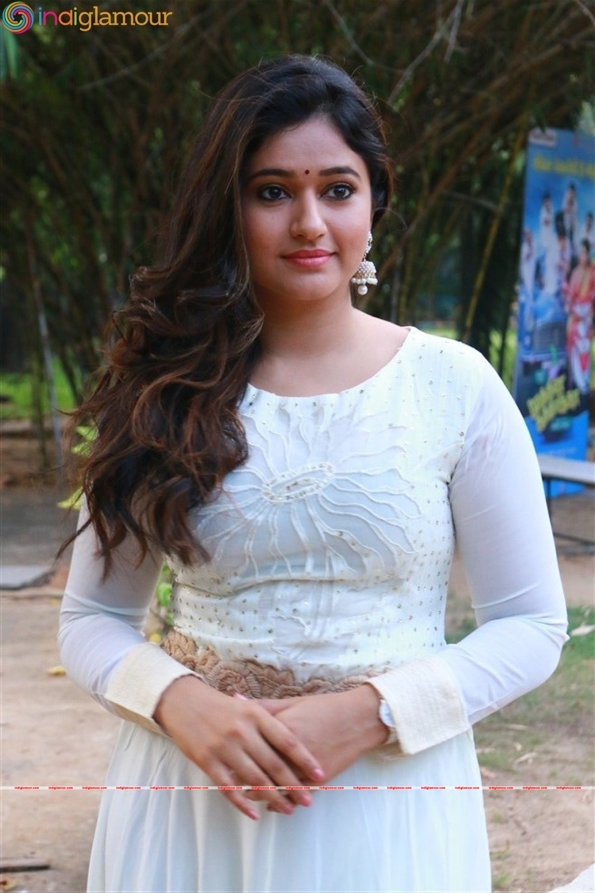 Poonam Bajwa Actress hd photo
