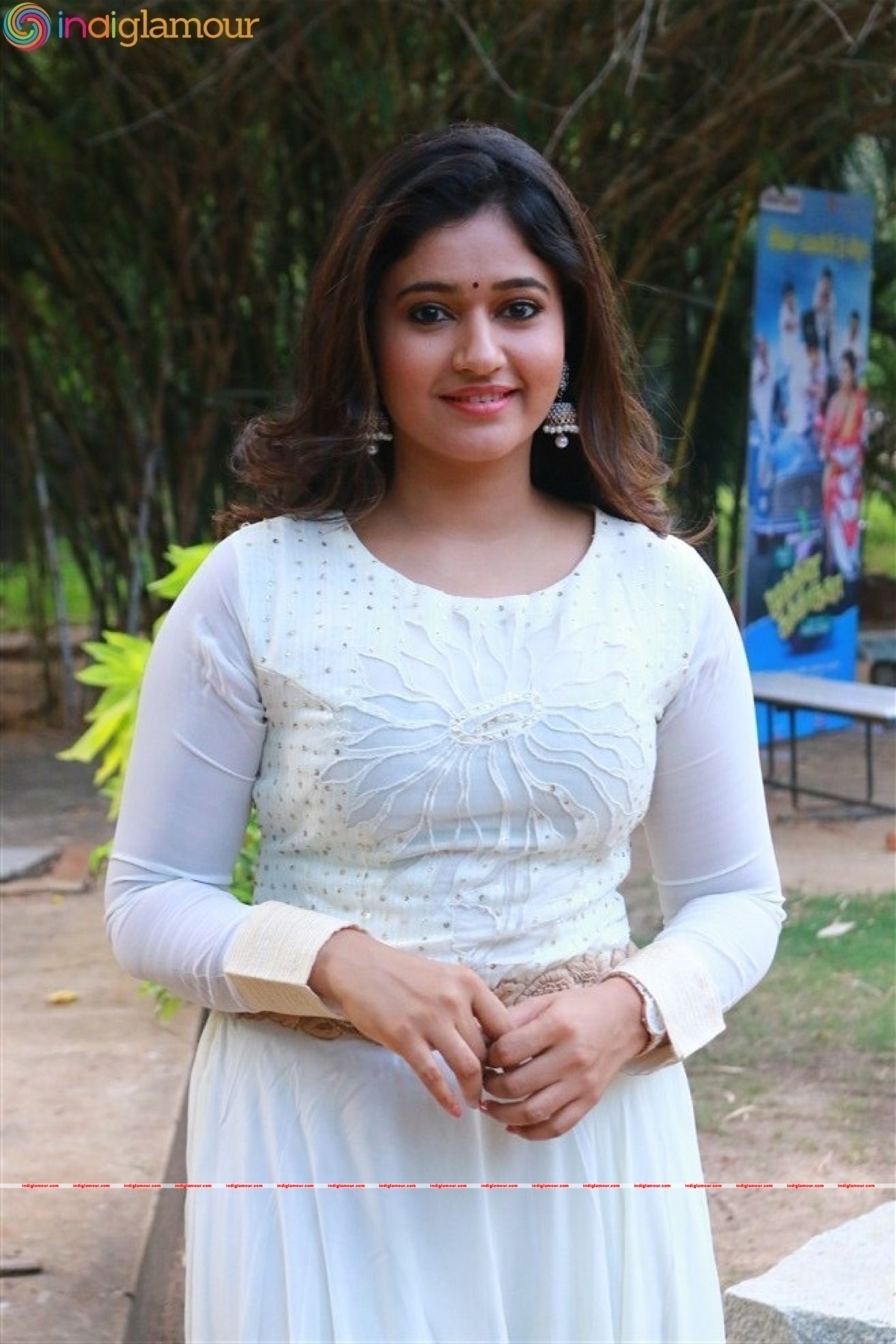 Poonam Bajwa Actress hd photo