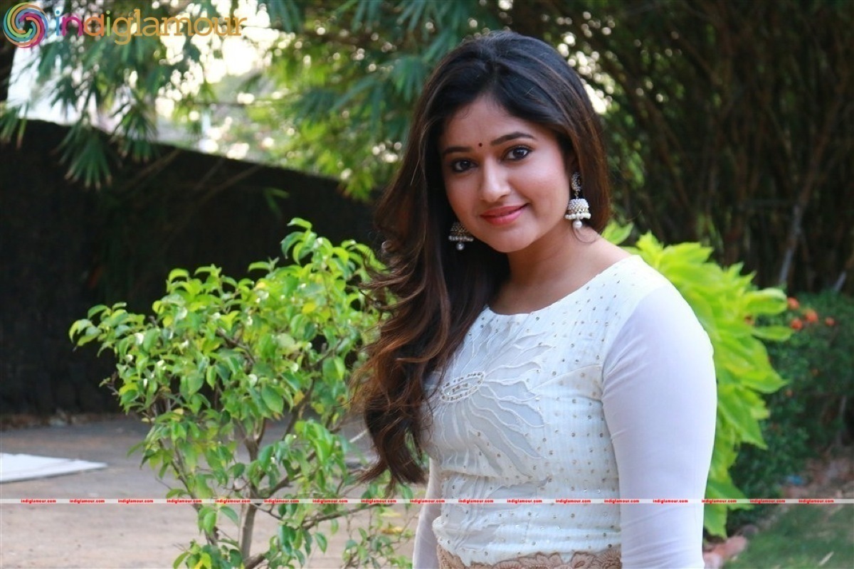Poonam Bajwa Actress hd photo