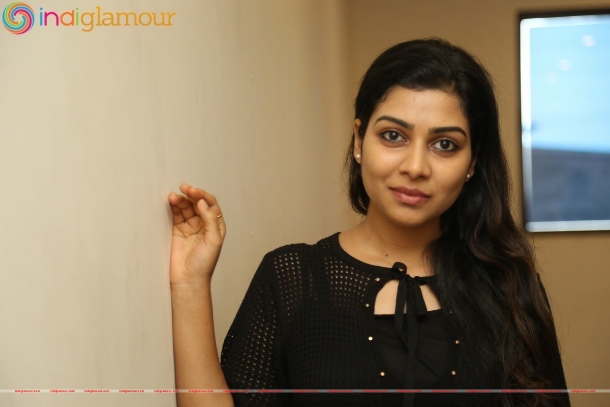 Satna Titus Actress hd photo