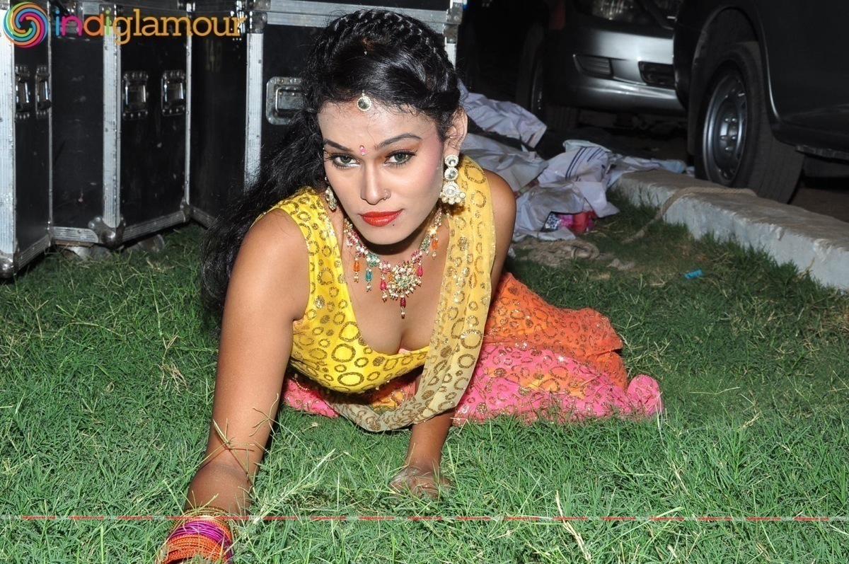 Nisha Actress hd photo