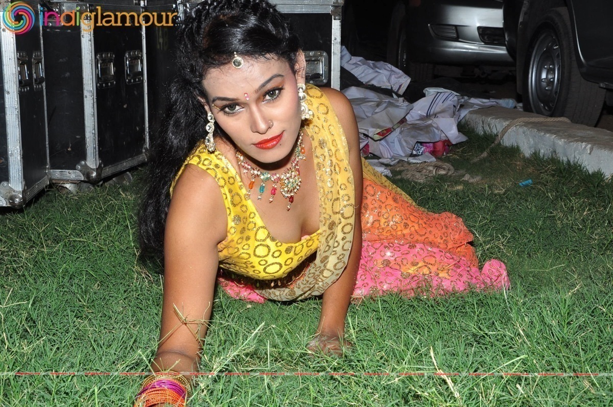 Nisha Actress hd photo