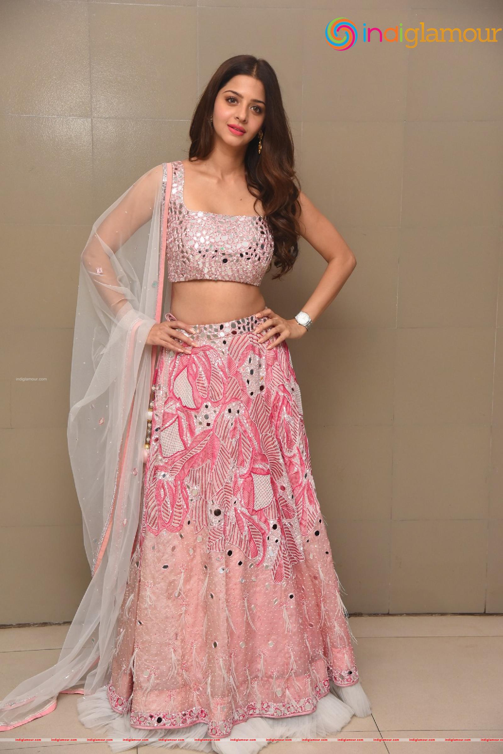 Vedhika Actress hd photo