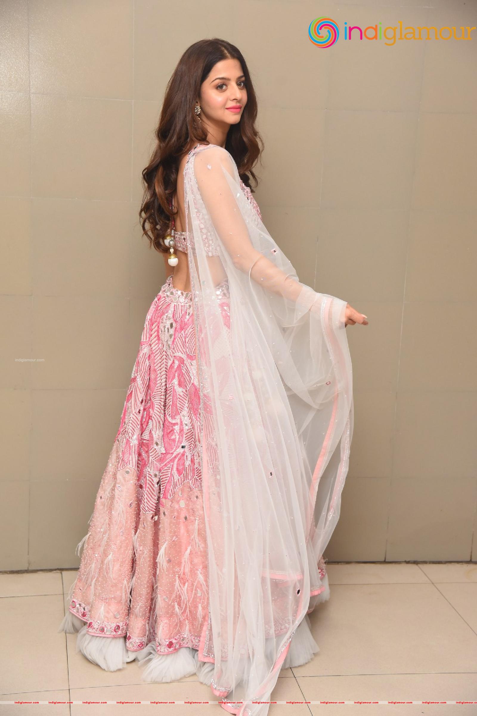 Vedhika Actress hd photo