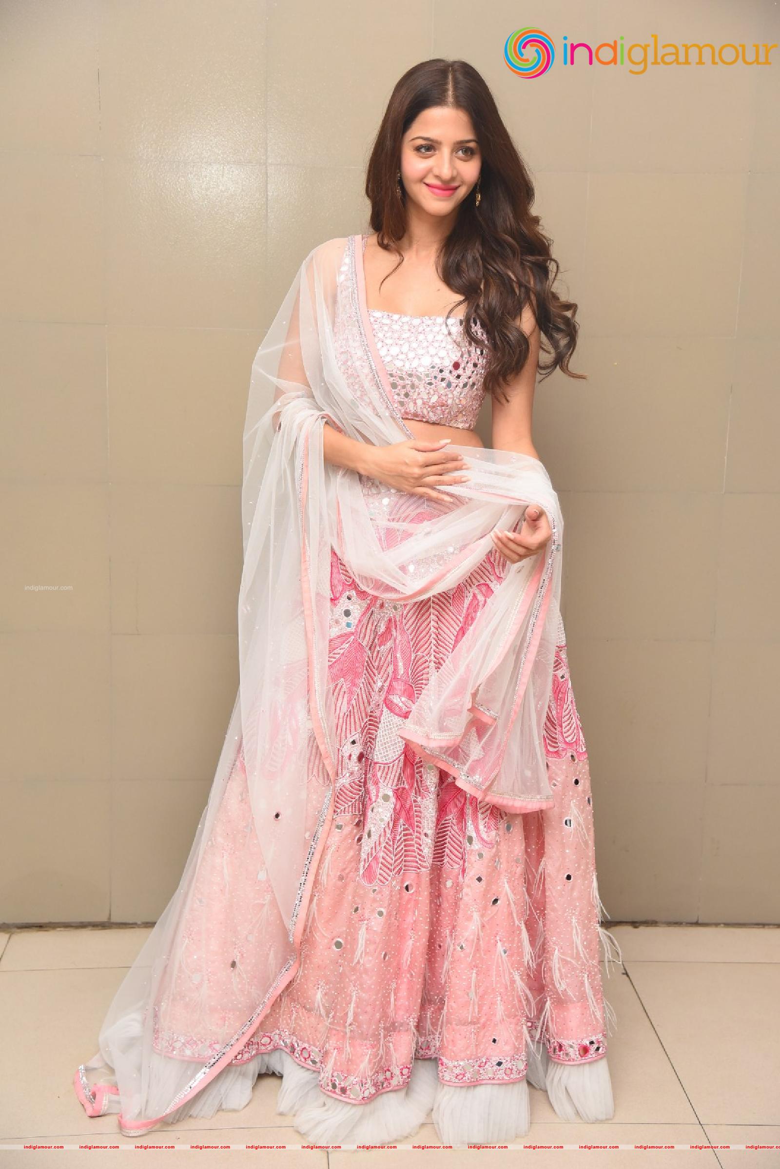 Vedhika Actress hd photo