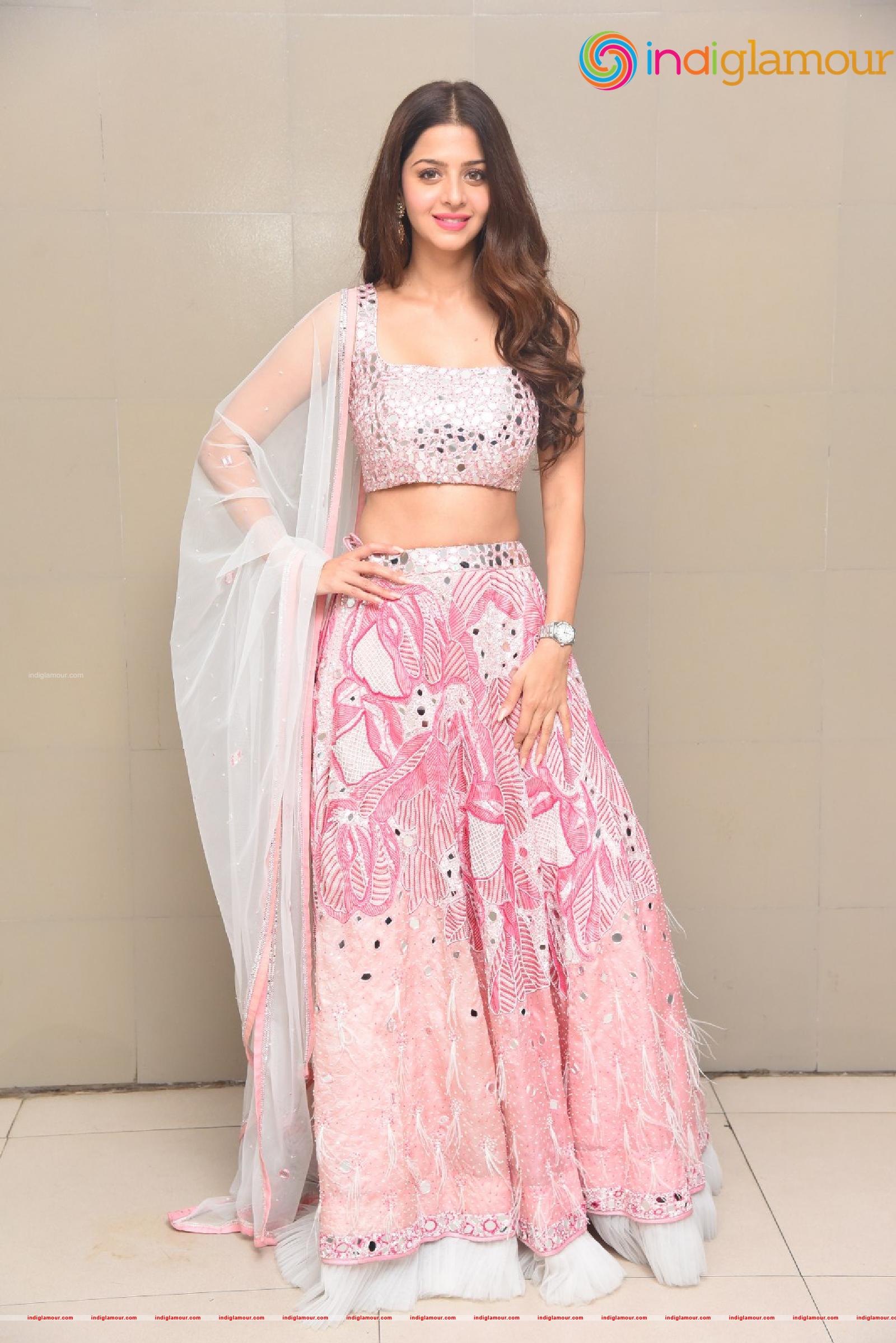 Vedhika Actress hd photo