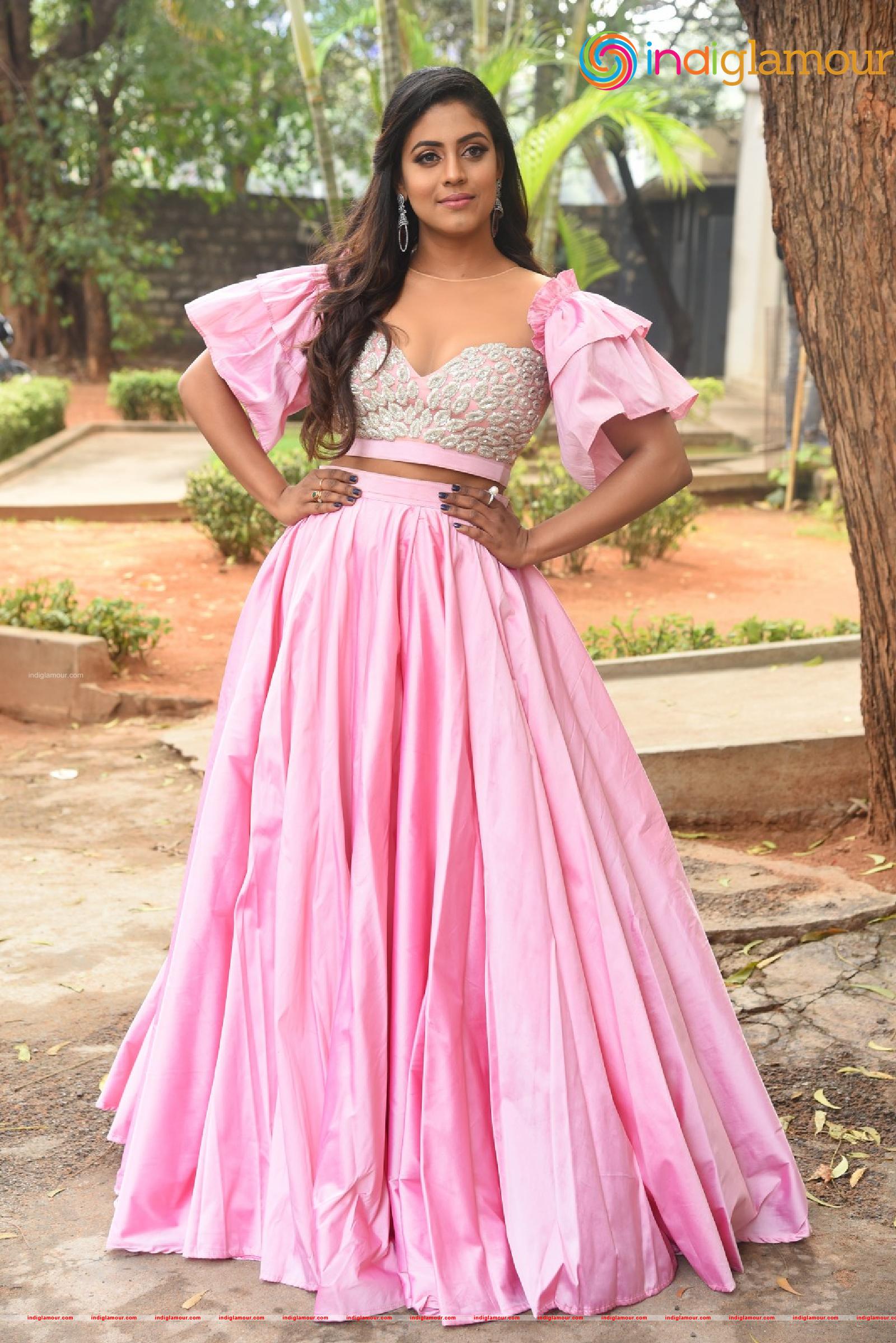 Iniya Actress hd photo