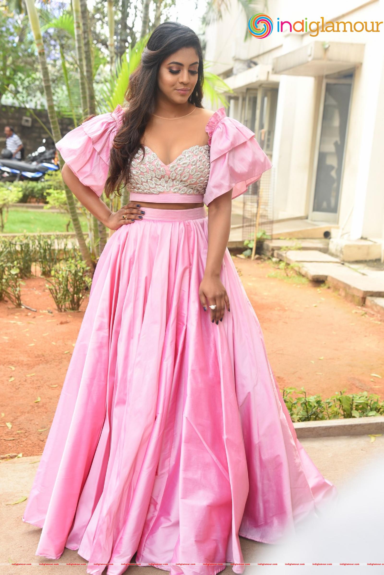 Iniya Actress hd photo