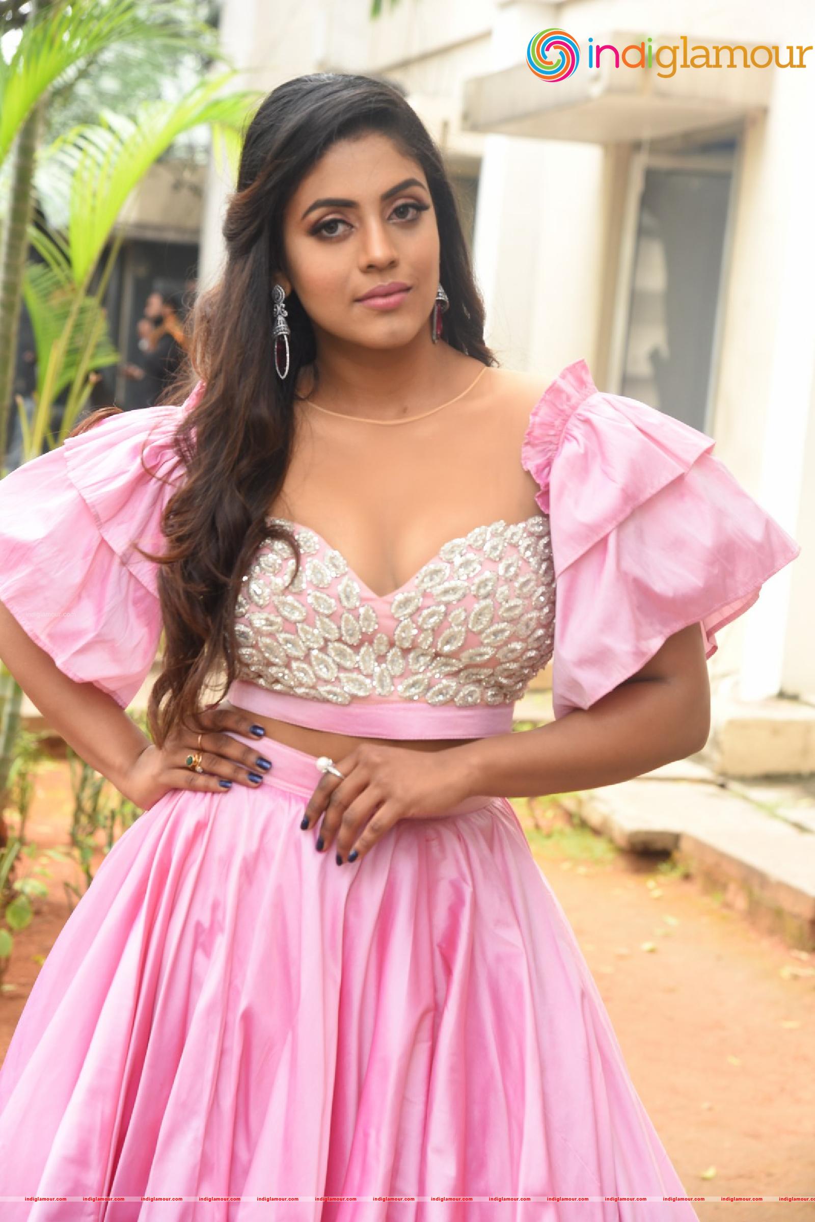Iniya Actress hd photo