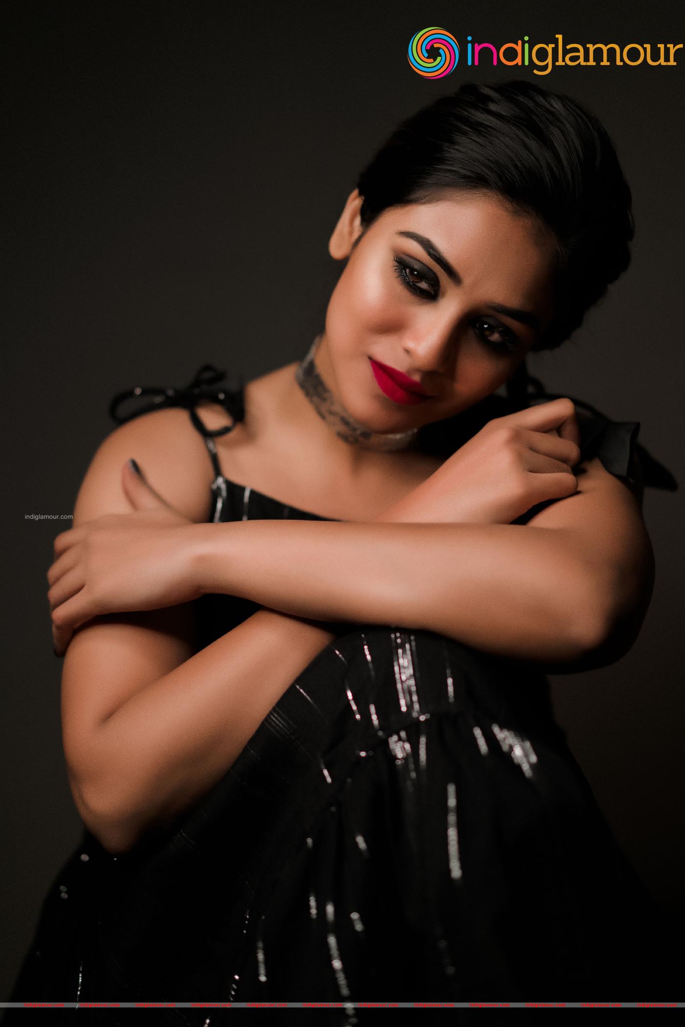 Indhuja Ravichandran Actress hd photo
