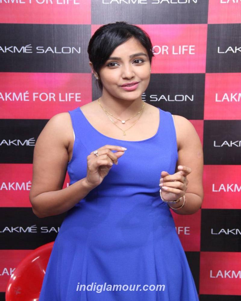Priya Anand Actress hd photo