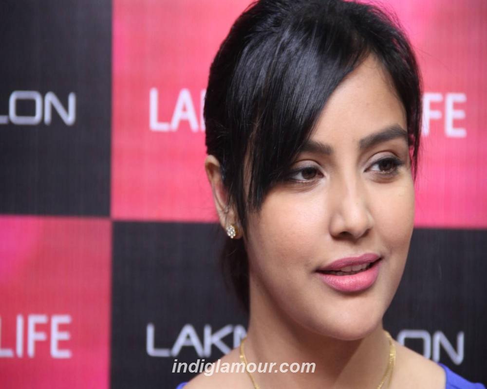 Priya Anand Actress hd photo