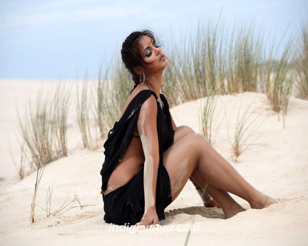 Neetu Chandra Actress hd photo