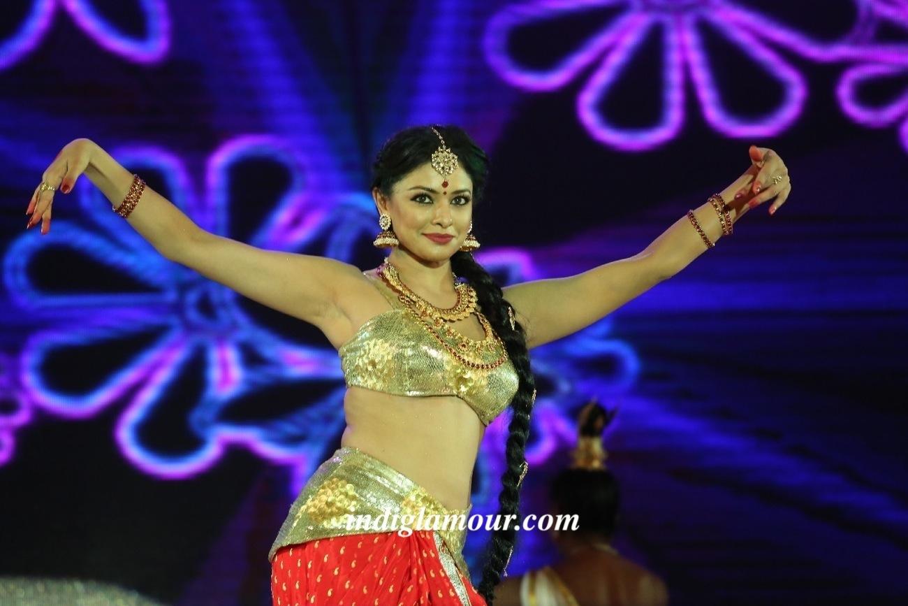 Pooja Kumar Actress hd photo