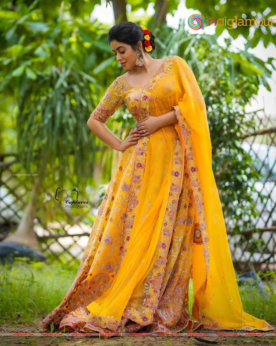 Poorna Actress hd photo