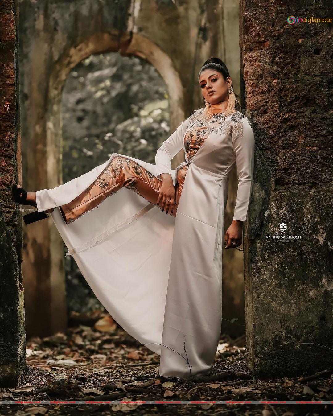 Iniya Actress hd photo